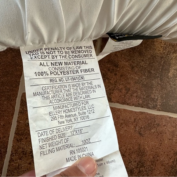 Small white throw pillow - Picture 3 of 10